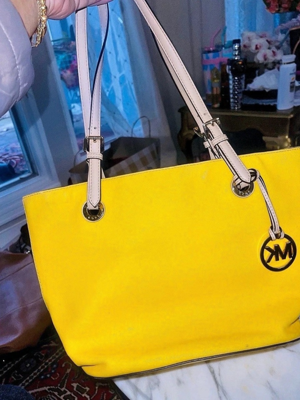 Michael Kors Jet Set Item Medium Pocket Tote Leather Yellow & Cream and matching